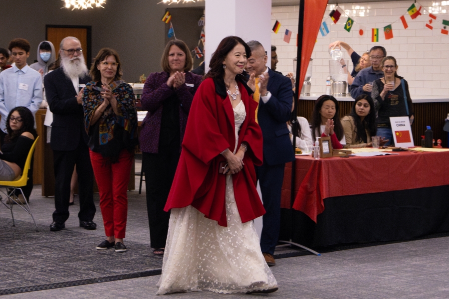 Mayor Lily Mei preparing to receive the Transformational Leadership Award